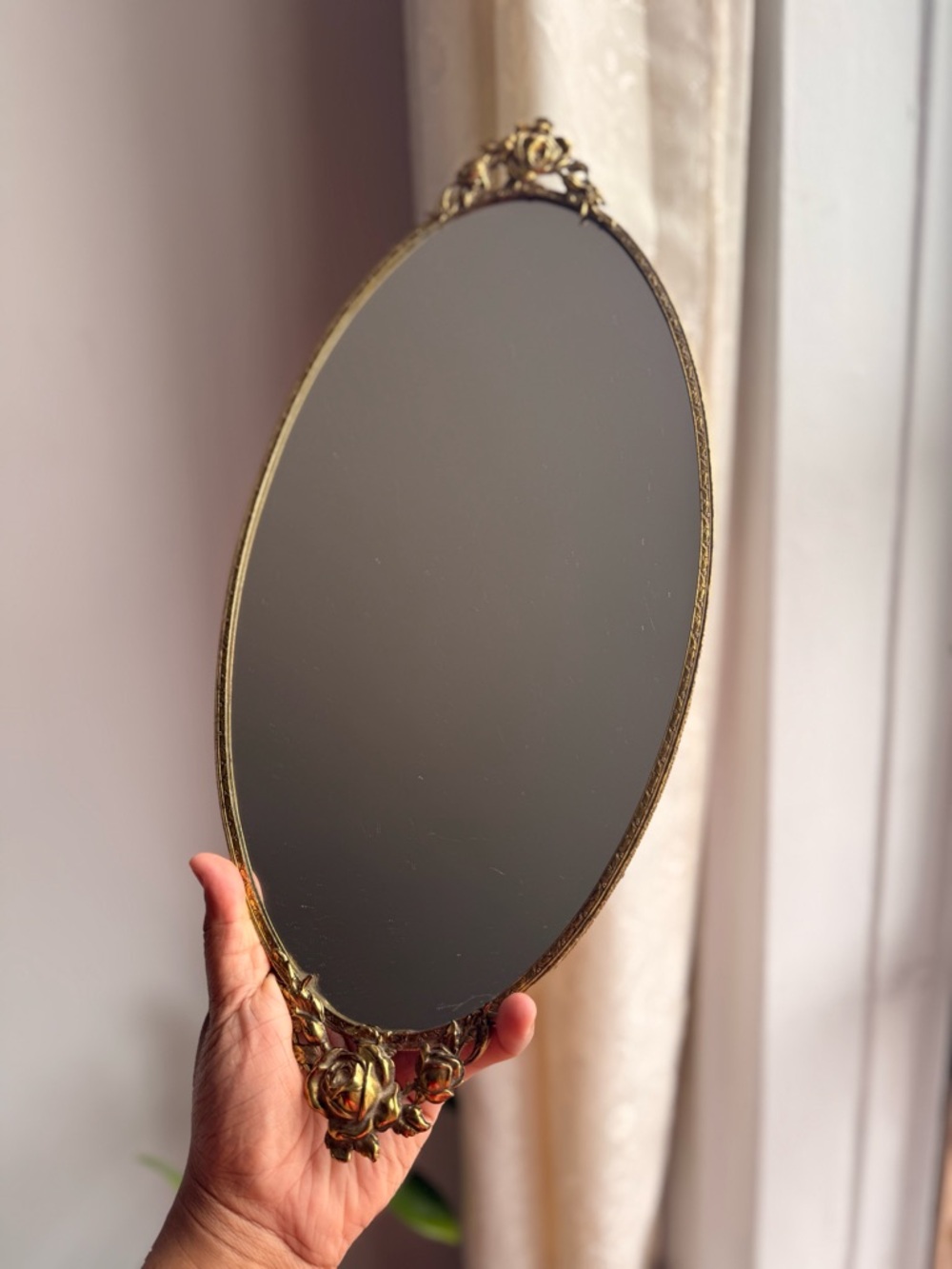 Ornate Vintage-Style Oval Hand Mirror in Gold